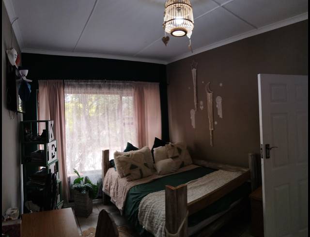 3 BEDROOM FREESTANDING FOR SALE IN STRELITZIA PARK